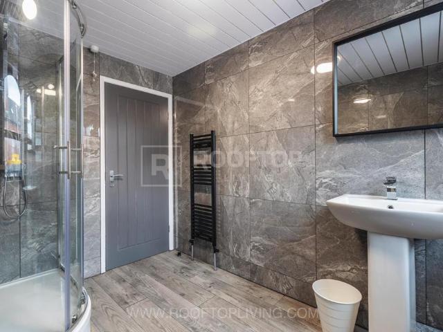 Apartment for rent in Hyde Park, West Yorkshire