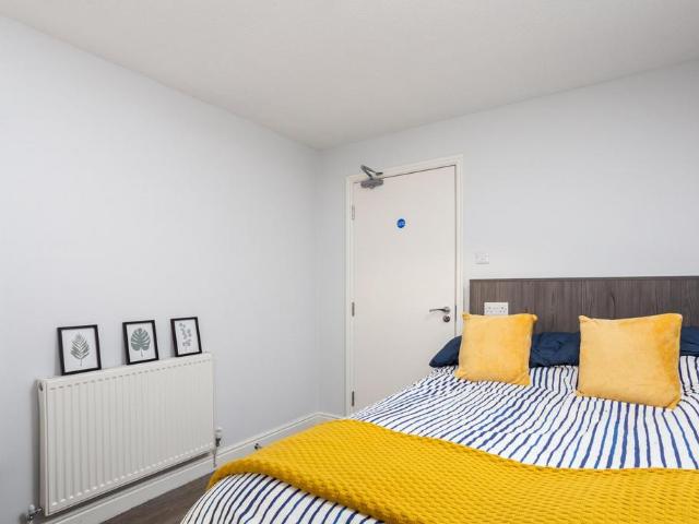 House for rent in Hyde Park, West Yorkshire