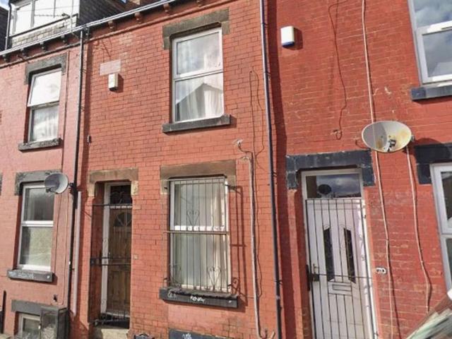 Room for rent in Hyde Park, West Yorkshire
