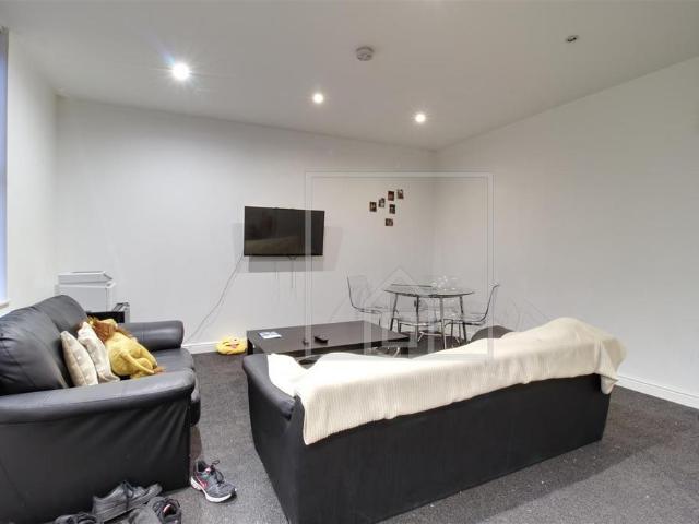 House for rent in Hyde Park, West Yorkshire