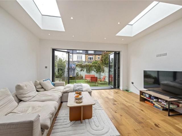 House for rent in Hampton Hill, Greater London