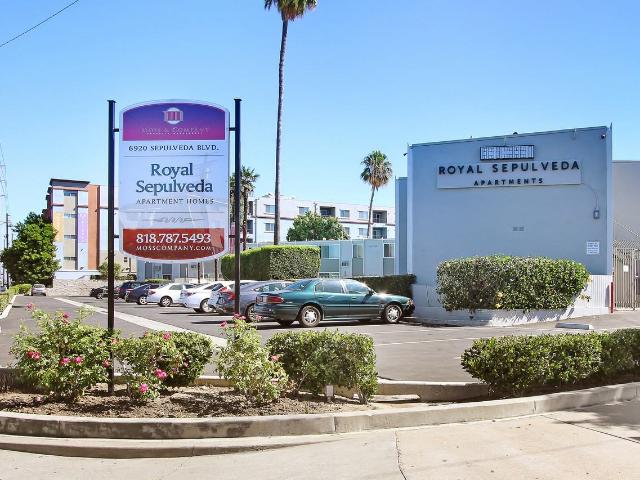 Apartment for rent in Canoga Park, California