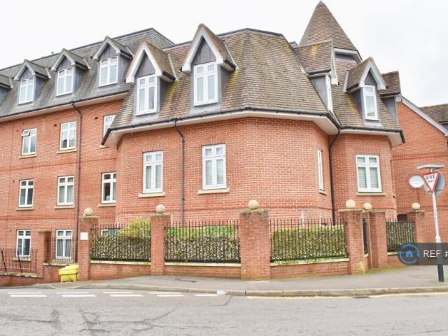 Apartment for rent in Leatherhead, Mole Valley