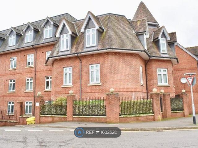 Apartment for rent in Leatherhead, Mole Valley
