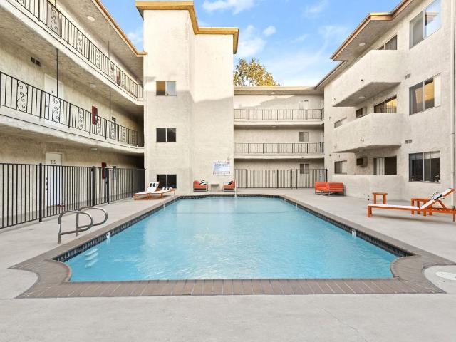 Apartment for rent in Canoga Park, California