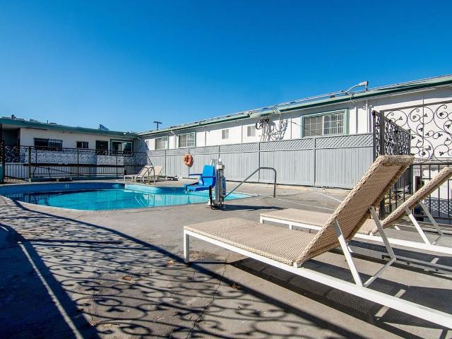 Apartment for rent in Canoga Park, California