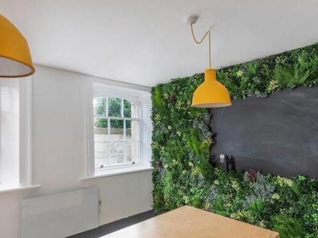 House for rent in Follaton, Strode