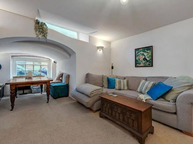 Apartment for rent in Hotwells, Feckenham