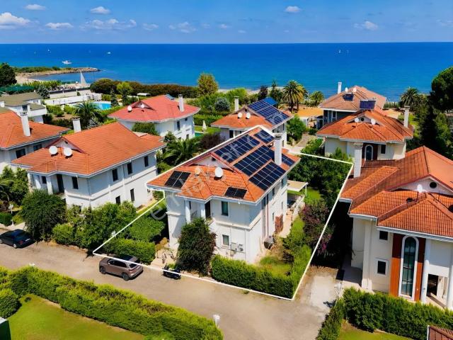 Kaşüstü, Yomra içerisinde satılık Villa