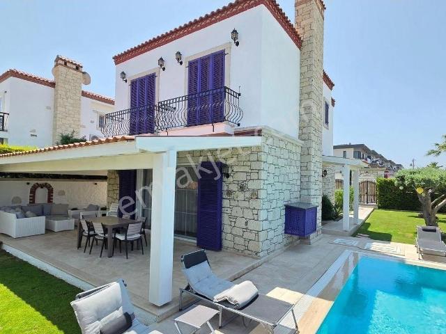 Şifne Mahallesi, Çeşme içerisinde satılık Villa