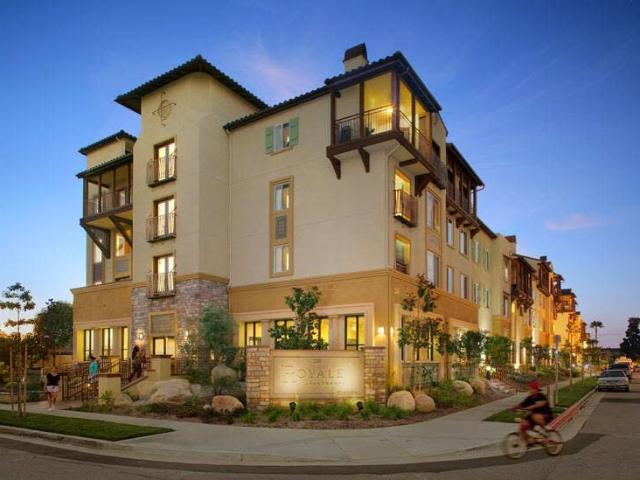 Apartment for rent in Midway City, California