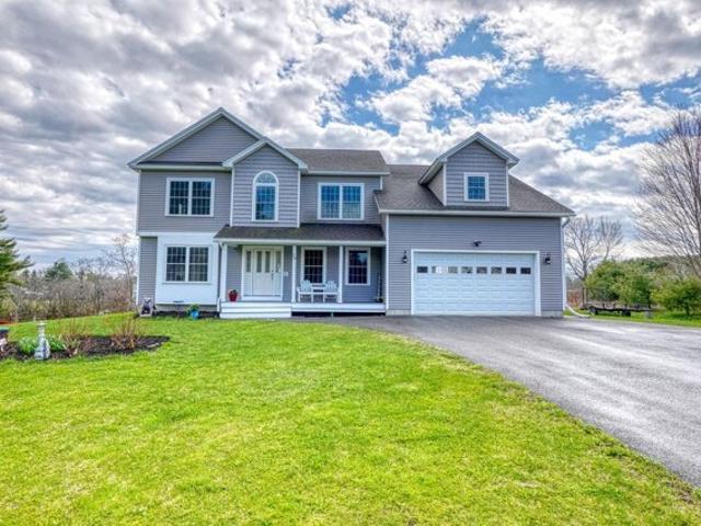 House for sale in Maine