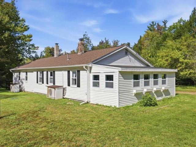 House for sale in Fitzwilliam, Cheshire County