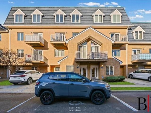 Condo for sale in Arverne, New York
