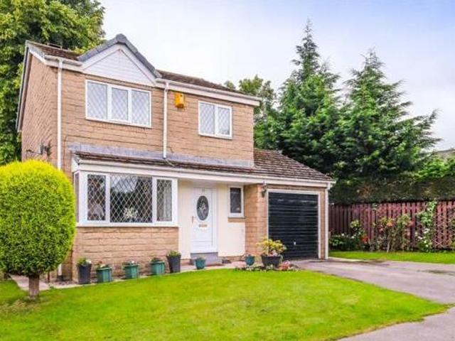 House for sale in Huddersfield, West Yorkshire