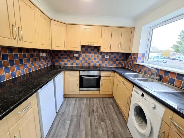Apartment for rent in Woodhall Farm, Pouchen End