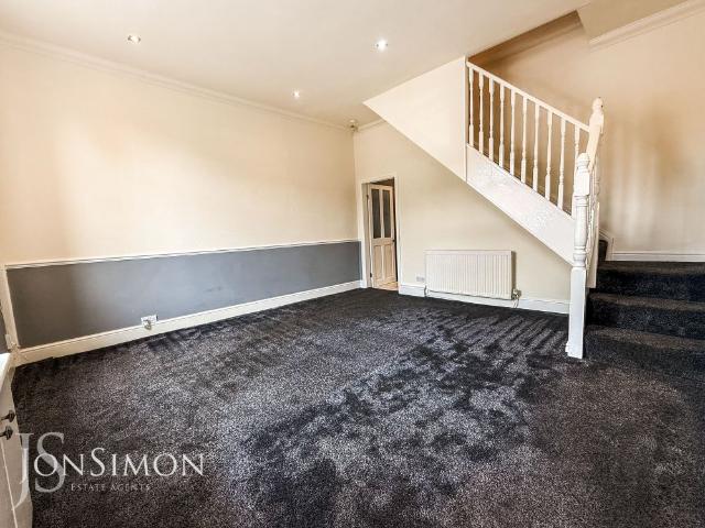 House for rent in Kirklees, Bury