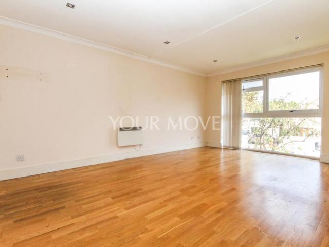 Apartment for rent in Gidea Park, Greater London