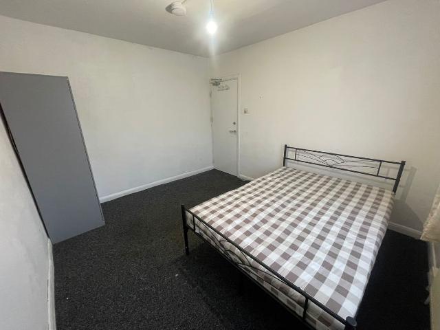 Room for rent in Highams Park, Greater London