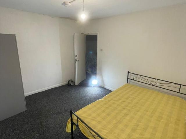 House for rent in Highams Park, Greater London