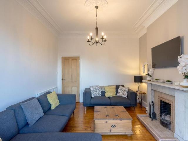 Apartment for rent in Goldenacre, Scotland