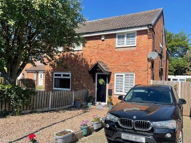 House for sale in Royston, South Yorkshire