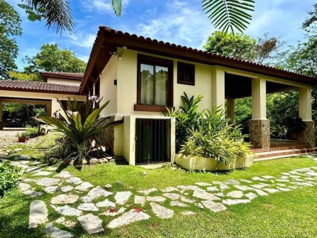 RSW263107. Se vende increible casa amoblada al lado de río, 4000m terreno