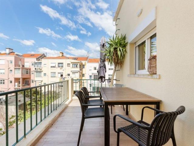 Apartamento alugar em São João de Brito, Lisboa