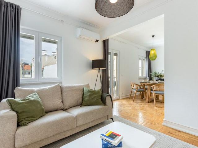 Apartamento alugar em Santo Condestável, Lisboa