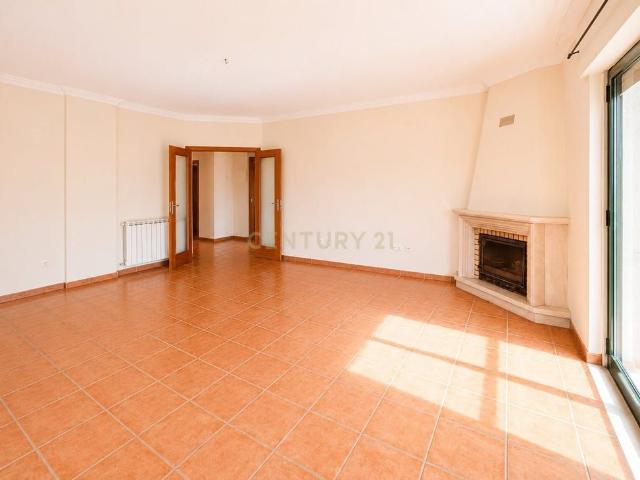 Apartamento alugar em Quinta de Santa Bárbara, Mafra