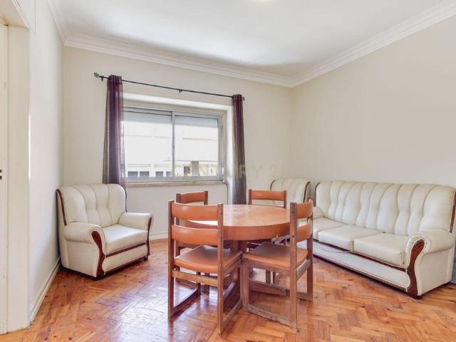 Apartamento alugar em Santiago Dos Velhos, Lisboa