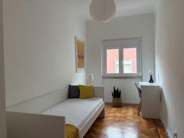 Apartamento alugar em Santiago Dos Velhos, Lisboa