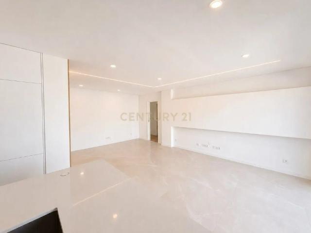 Apartamento alugar em Quinta de Santa Teresa, Almada
