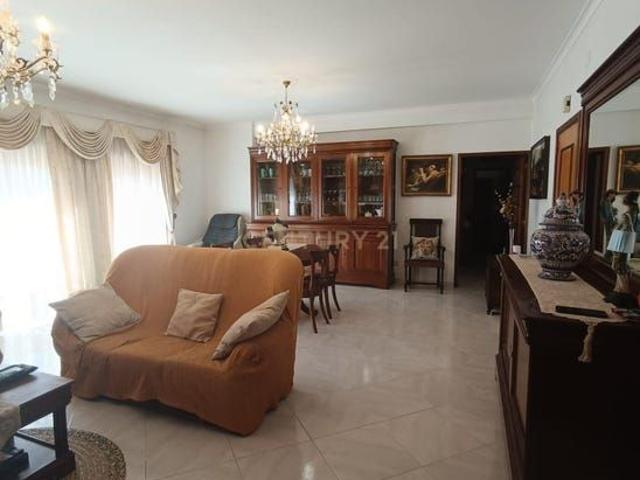 Apartamento alugar em Casal do Chapim, Odivelas