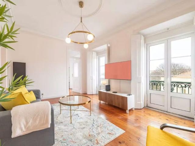 Apartamento alugar em Mercês, Lisboa