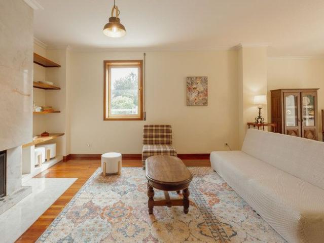 Apartamento alugar em Porto, Lordelo Do Ouro