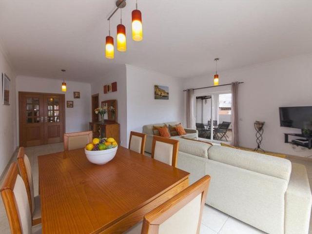 Apartamento alugar em Bairro da Abrótea, Lagos