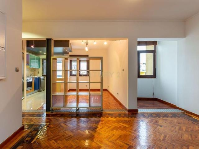 Apartamento alugar em Urbanização Real Forte, Santiago Dos Velhos