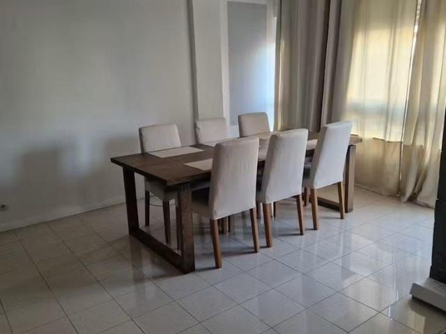 Apartamento alugar em Santiago Dos Velhos, Lisboa