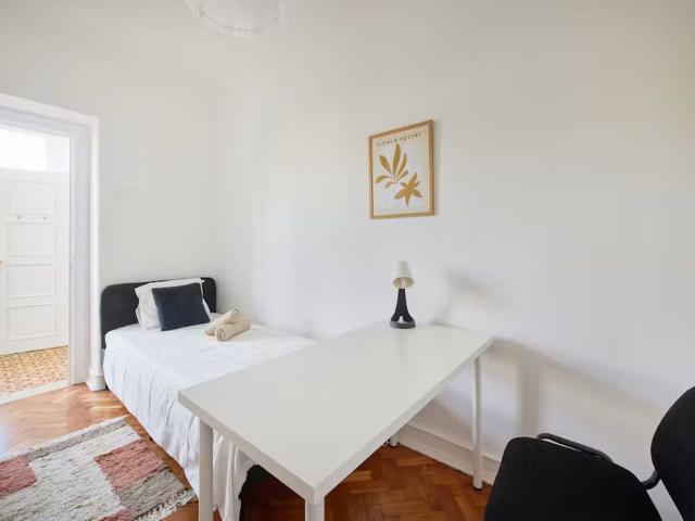 Apartamento alugar em Bairro de São Miguel, Lisboa