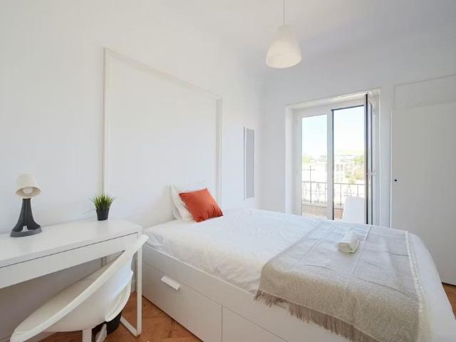 Apartamento alugar em Bairro de São Miguel, Lisboa
