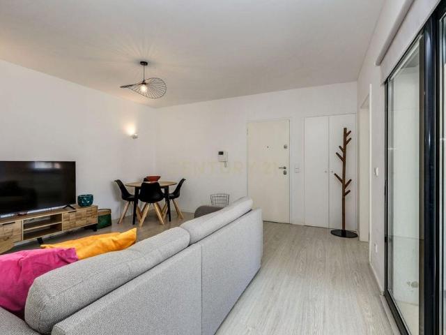 Apartamento alugar em Quinta do Aqueduto, Santiago Dos Velhos