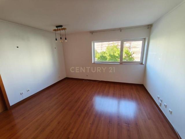 Apartamento alugar em Santa Clara, Lisboa