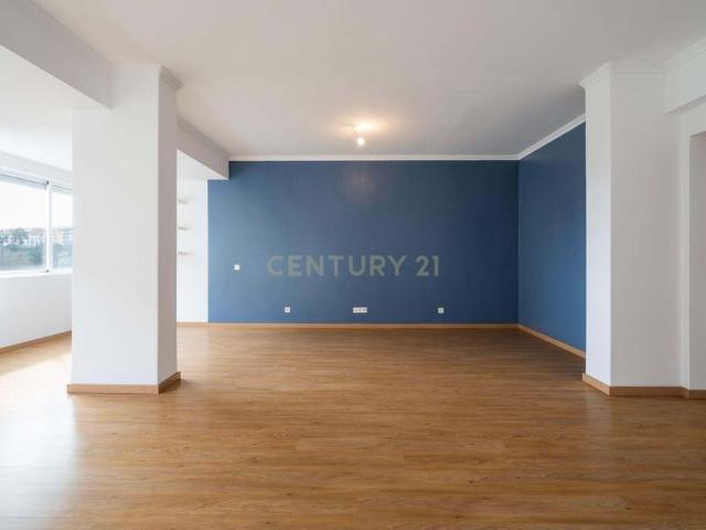 Apartamento alugar em Miraflores, Oeiras
