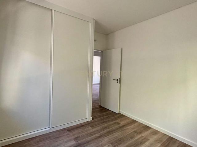 Apartamento alugar em Santiago Dos Velhos, Lisboa