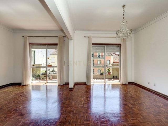 Apartamento alugar em Campo de Ourique, Lisboa