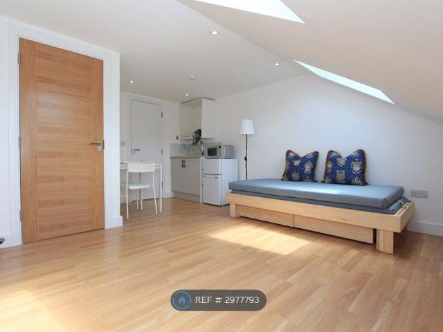 Studio for rent in Harlesden, Greater London