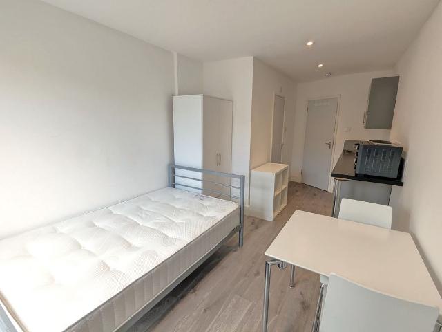 Studio for rent in Harlesden, Greater London