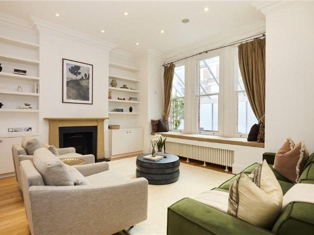 House for rent in Belsize Park, Greater London