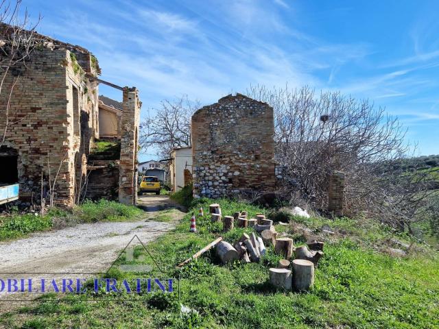 Rustico in vendita a Unione dei Comuni della Val Vibrata, Civitella Del Tronto
